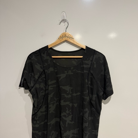 Lululemon Outrun the Heat Short Sleeve
Incognito Camo Multi Gator Green - Picture 9 of 9